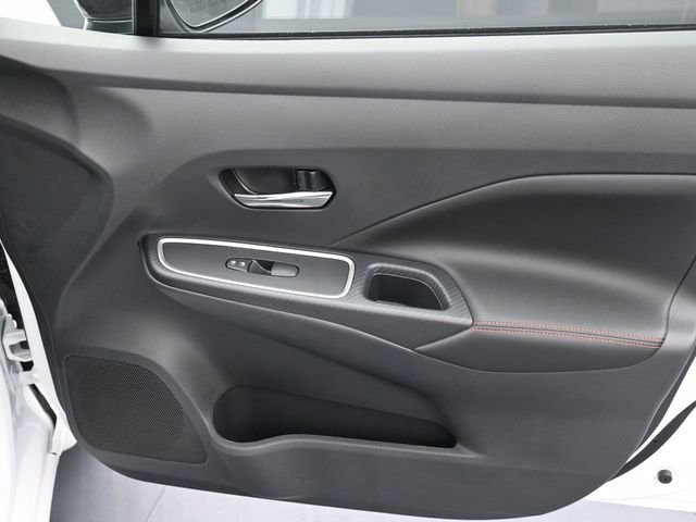 New 2025 Nissan Versa SR w/ Trunk Package FWD image 30