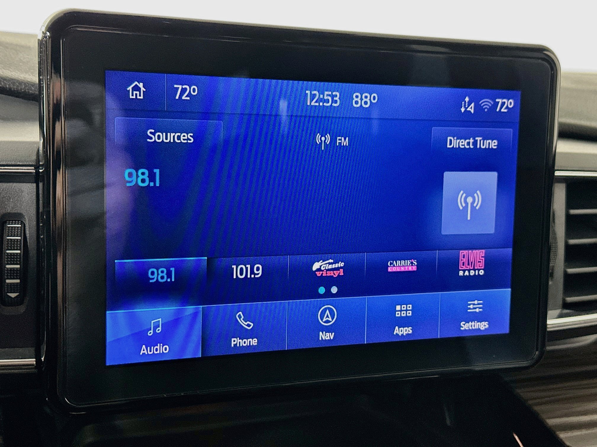 Used 2022 Ford Explorer Limited w/ Equipment Group 301A AWD/4WD image 15