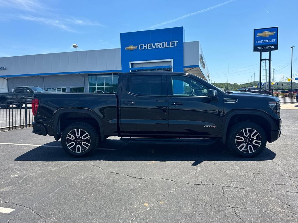 Used 2023 GMC Sierra 1500 AT4 w/ AT4 Premium Package AWD/4WD image 5