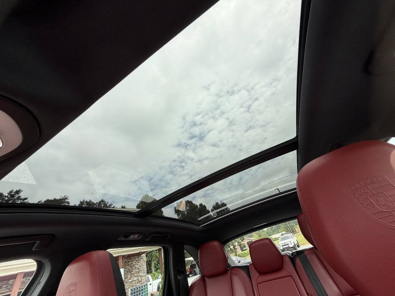 Used 2017 Porsche Cayenne Platinum Edition AWD/4WD image 17