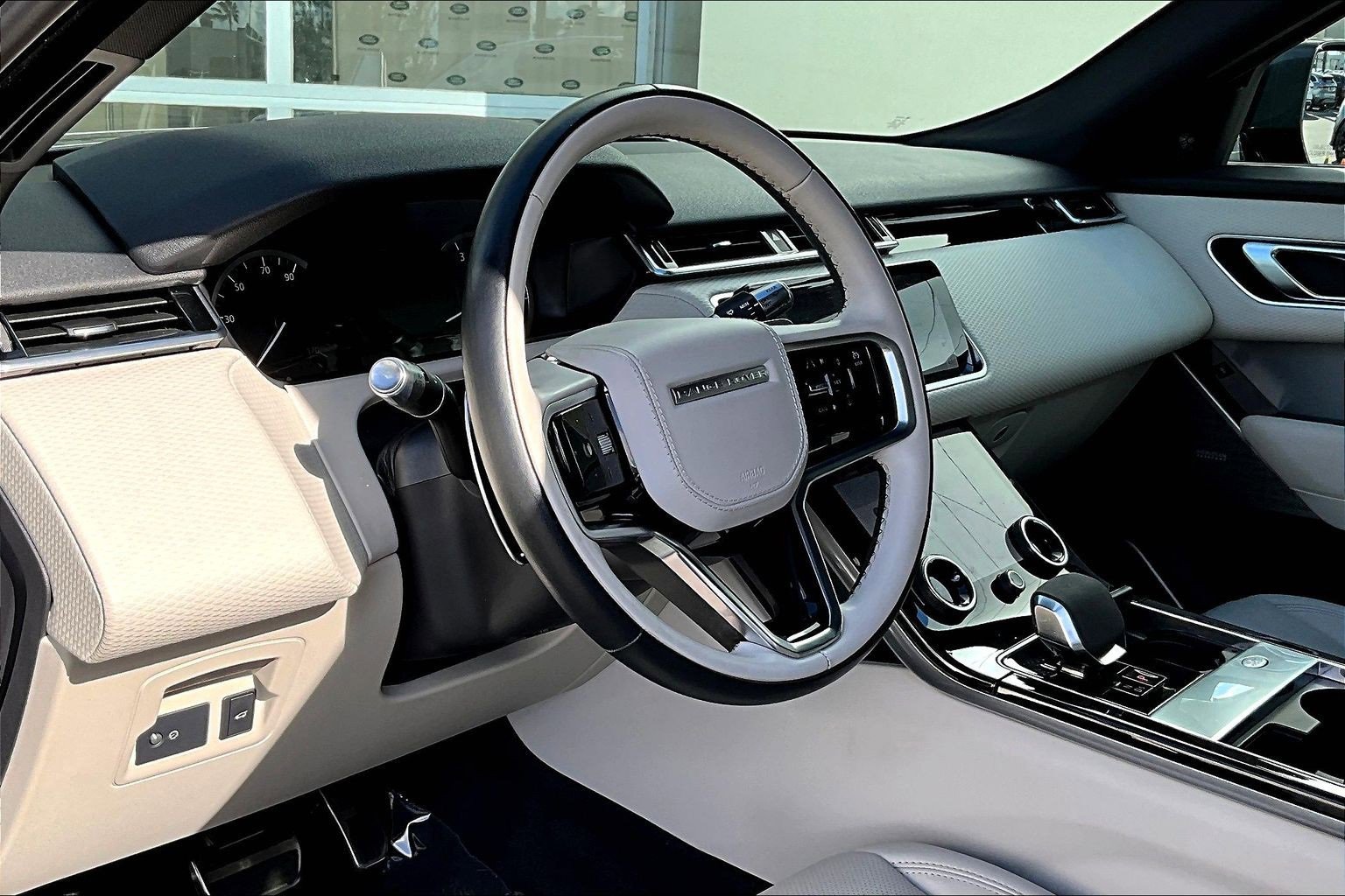 Used 2023 Land Rover Range Rover Velar R-Dynamic S image 14