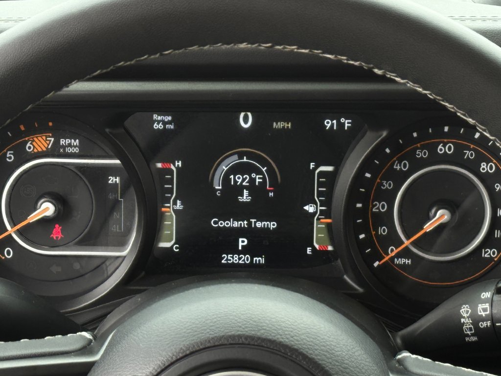 Used 2025 Jeep Wrangler Unlimited Rubicon AWD/4WD image 15