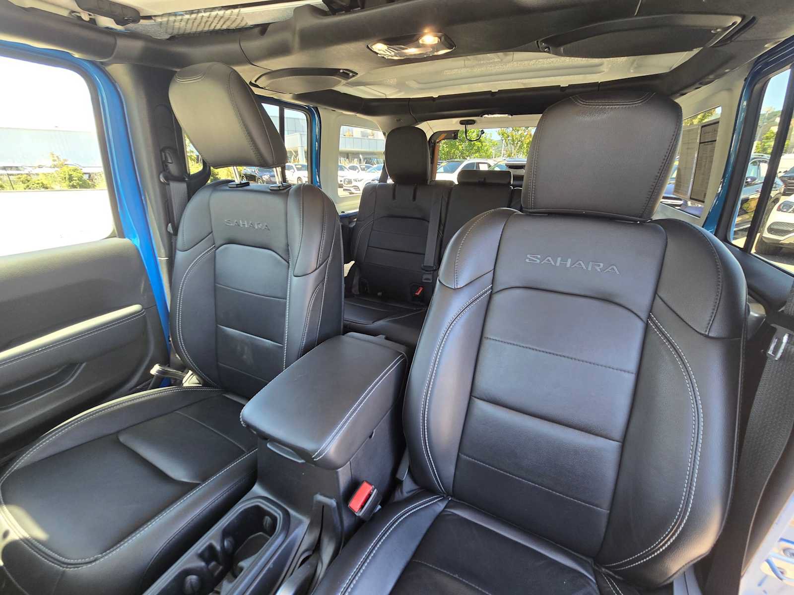 Used 2022 Jeep Wrangler Unlimited Sahara AWD/4WD image 21