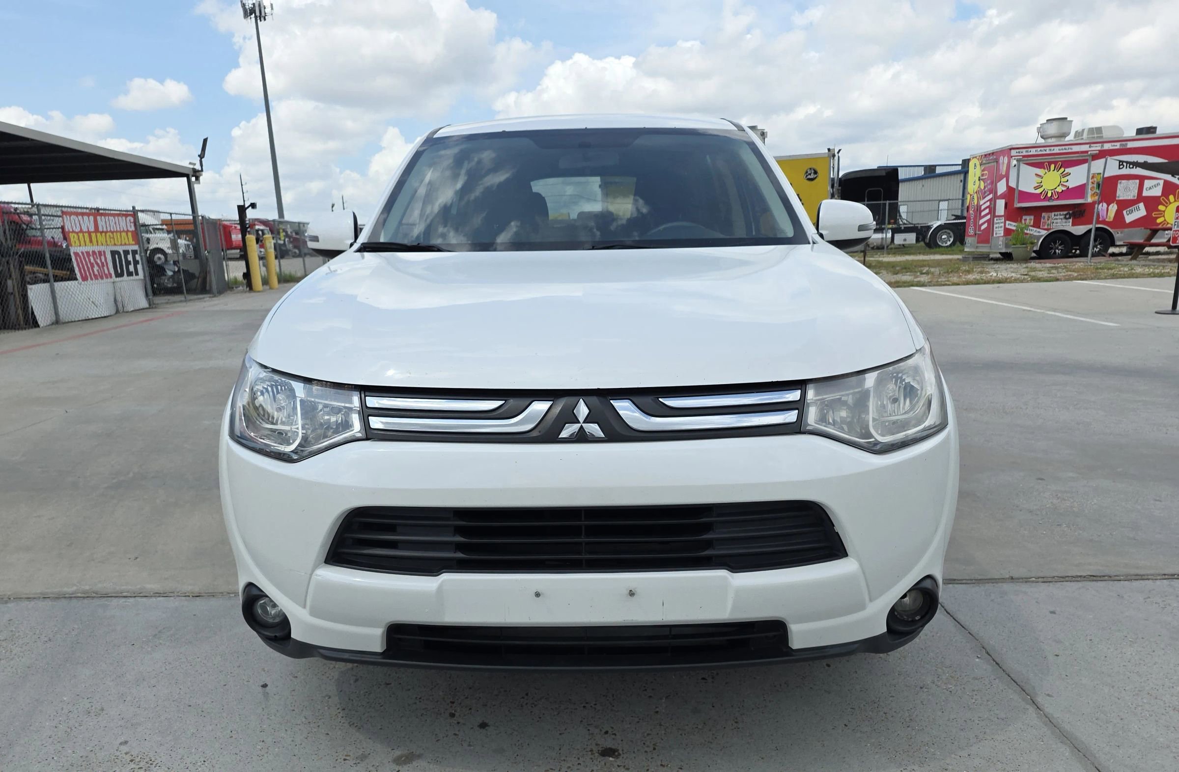 Used 2014 Mitsubishi Outlander SE image 5