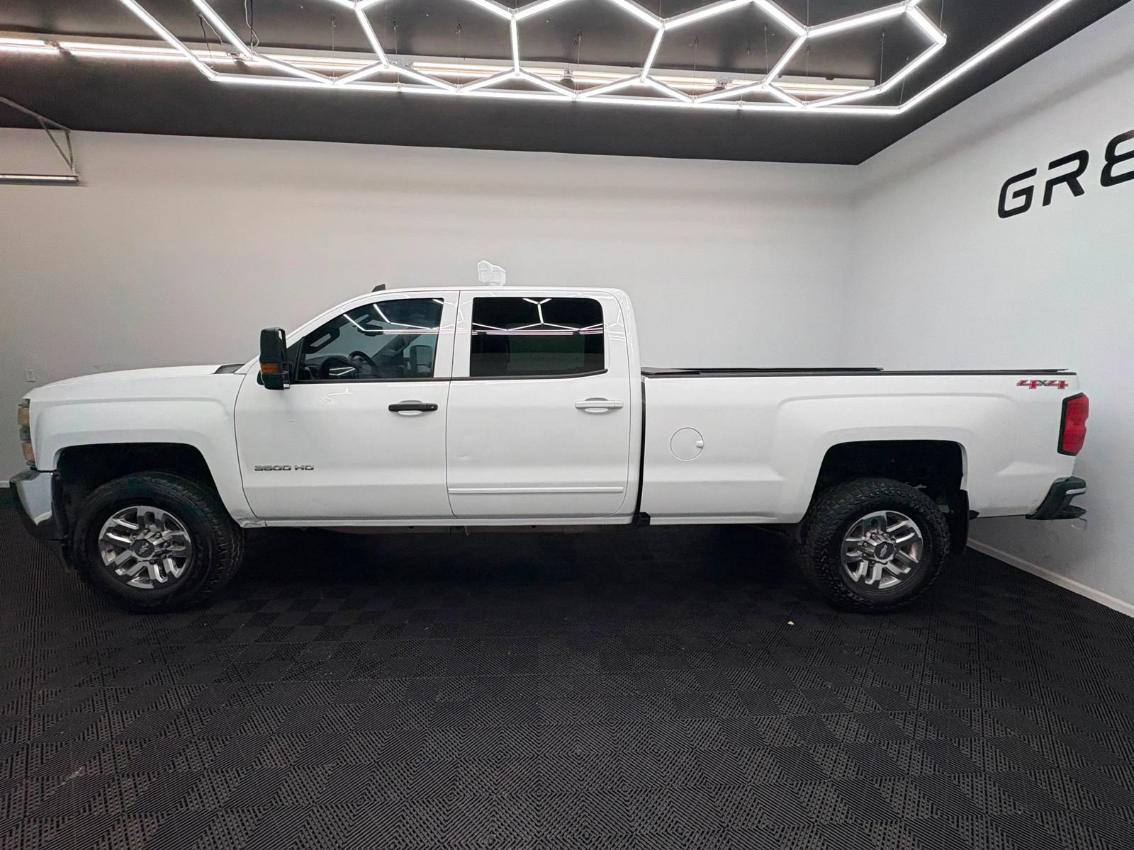 Used 2016 Chevrolet Silverado 3500 LT AWD/4WD image 4