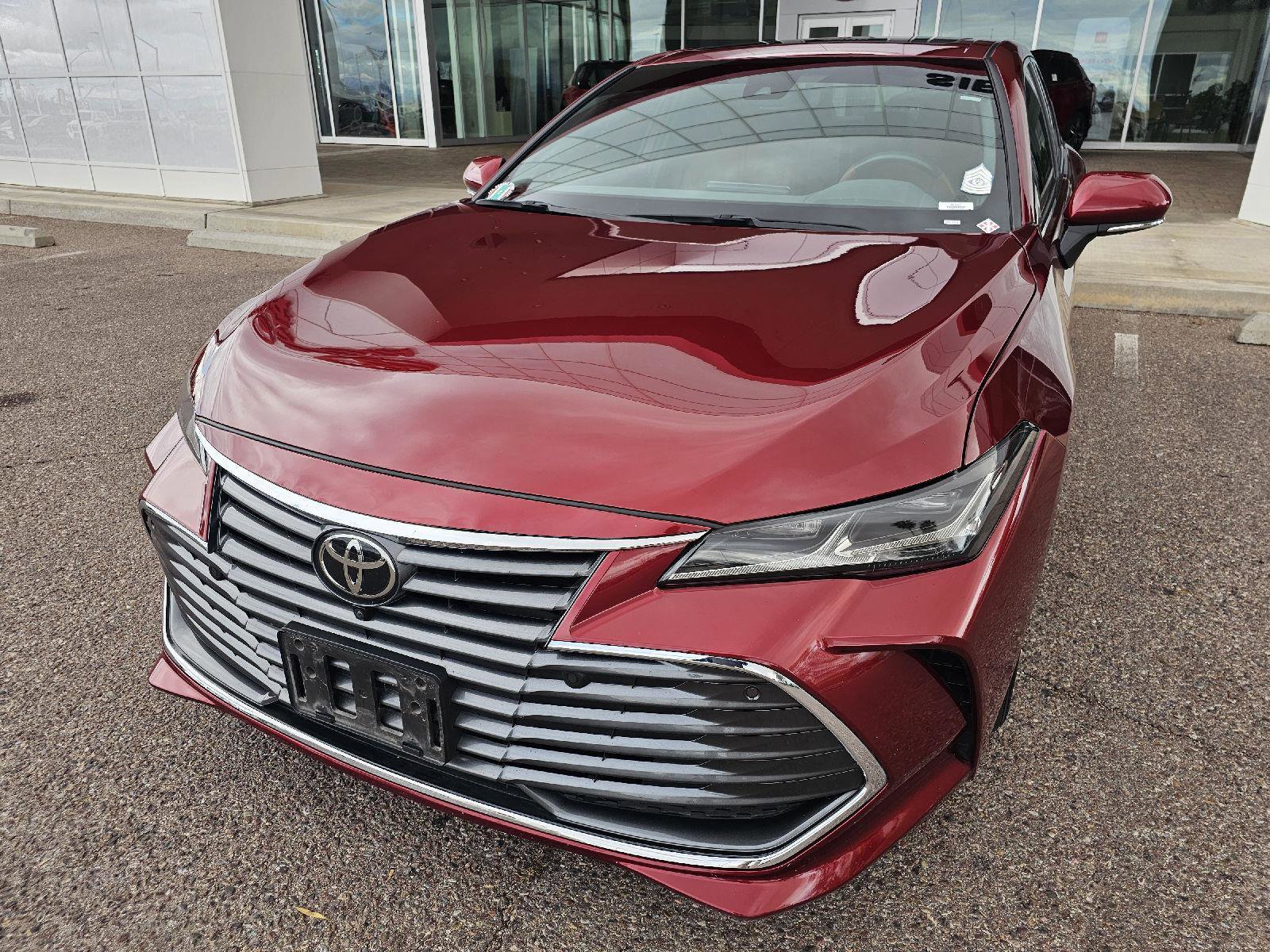 Used 2022 Toyota Avalon Limited image 9