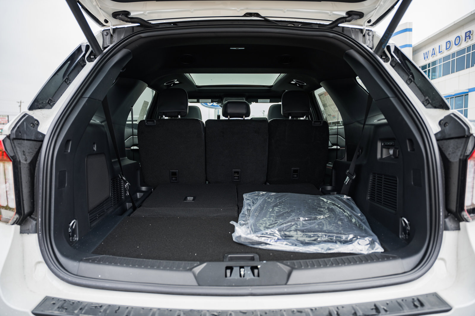 New 2026 Ford Explorer ST w/ Sun And Sound Package image 9