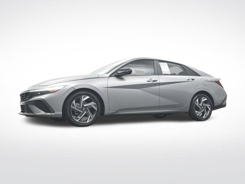 Used 2025 Hyundai Elantra Sport FWD image 37