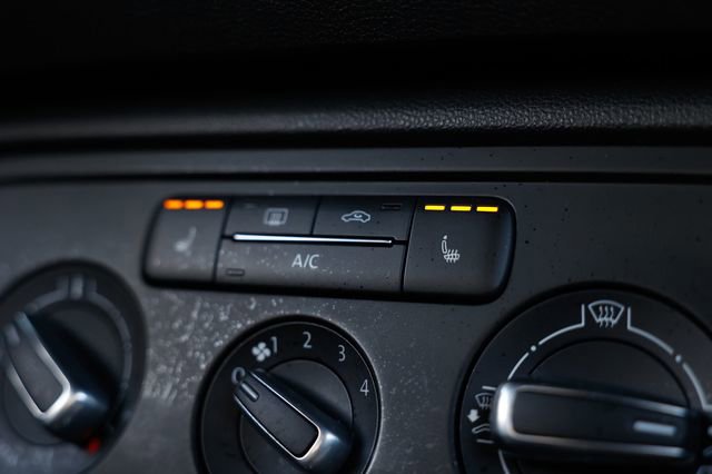 Used 2015 Volkswagen Beetle 1.8T image 36