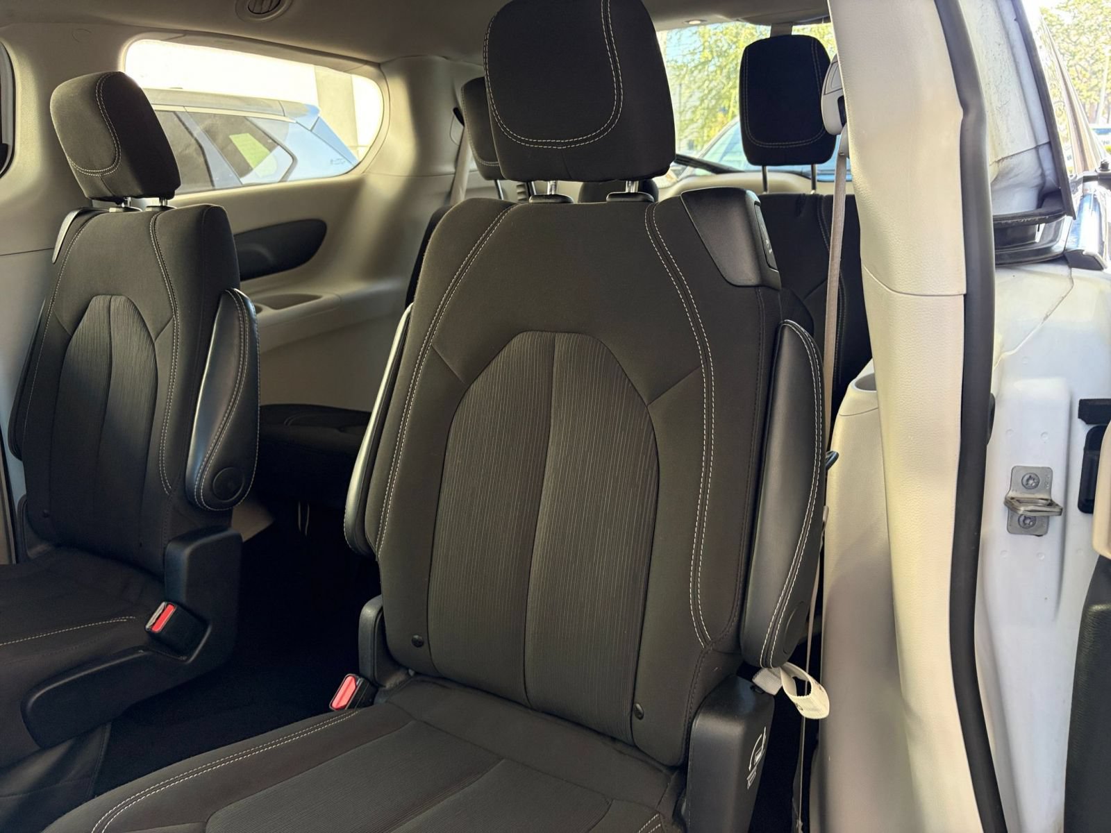 Used 2024 Chrysler Voyager LX FWD image 38