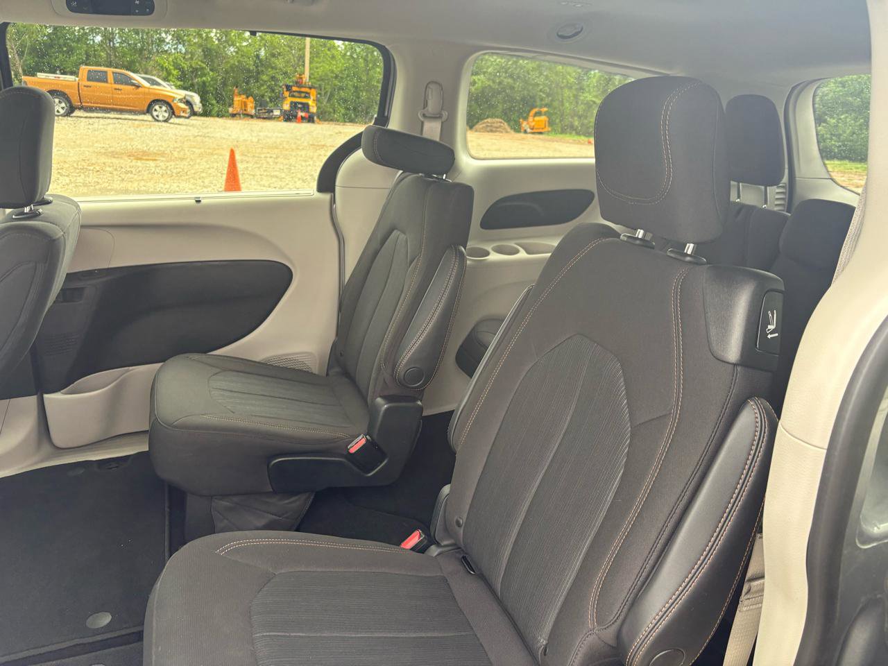 Used 2020 Chrysler Pacifica Touring w/ Advanced Safetytec Group FWD image 27