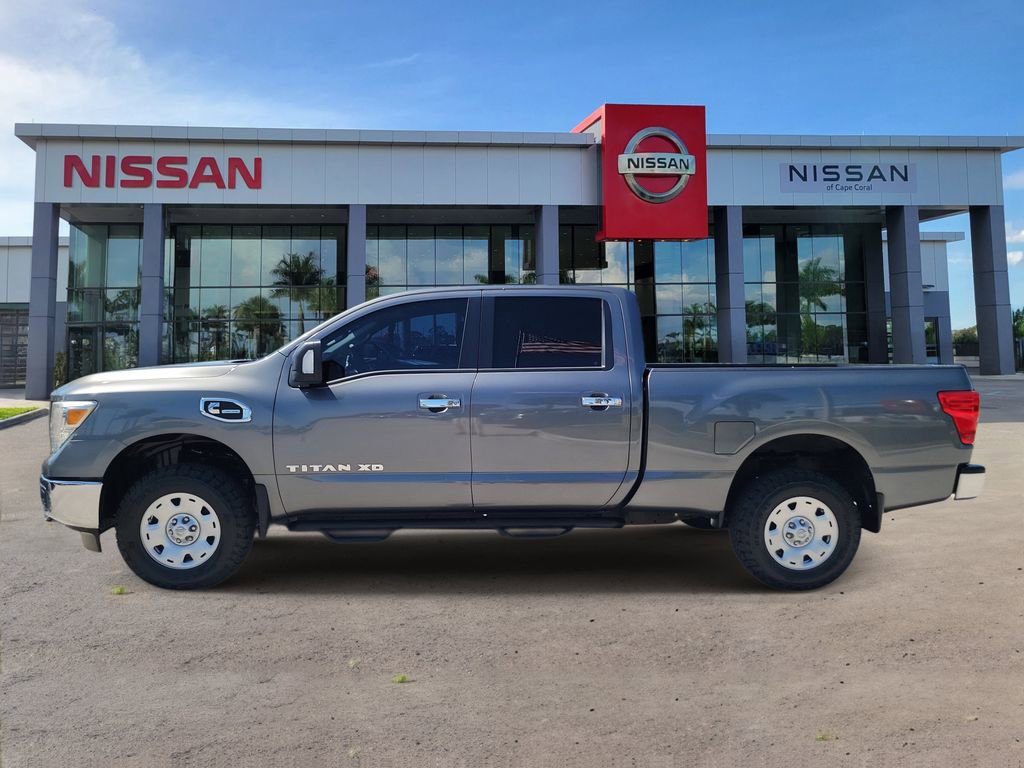 Used 2019 Nissan Titan SV image 7