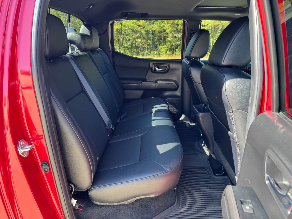 Used 2022 Toyota Tacoma TRD Off-Road image 14