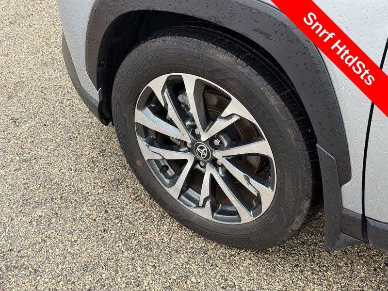 Used 2025 Toyota Corolla Cross XLE w/ Convenience Package AWD/4WD image 10