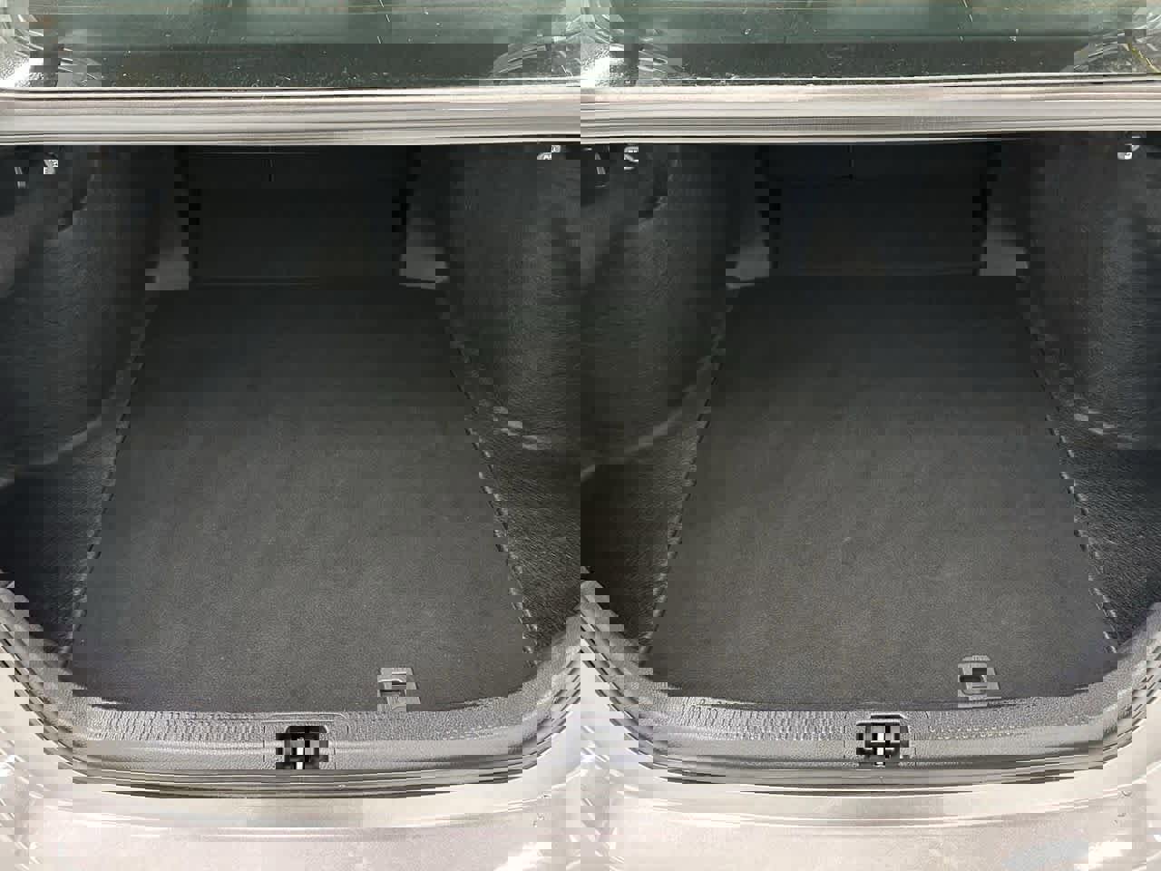 Used 2024 Toyota Camry SE image 8