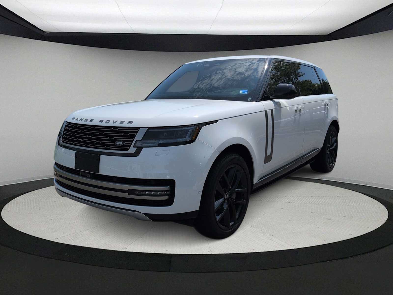 Used 2024 Land Rover Range Rover Long Wheelbase SE AWD/4WD image 4