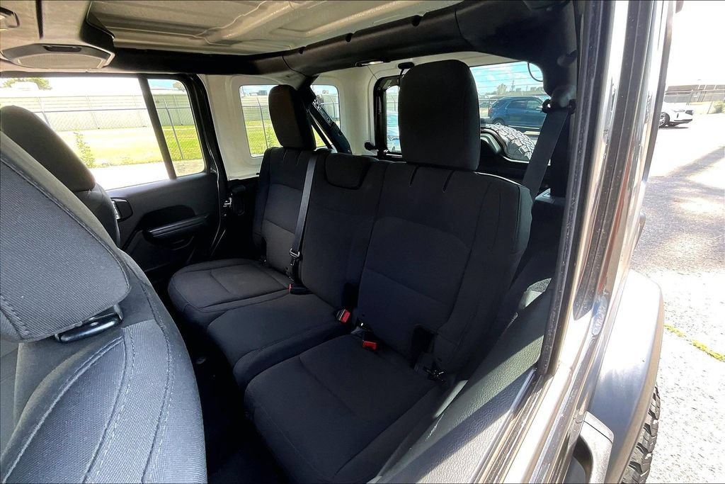 Used 2018 Jeep Wrangler Unlimited Sport S AWD/4WD image 33