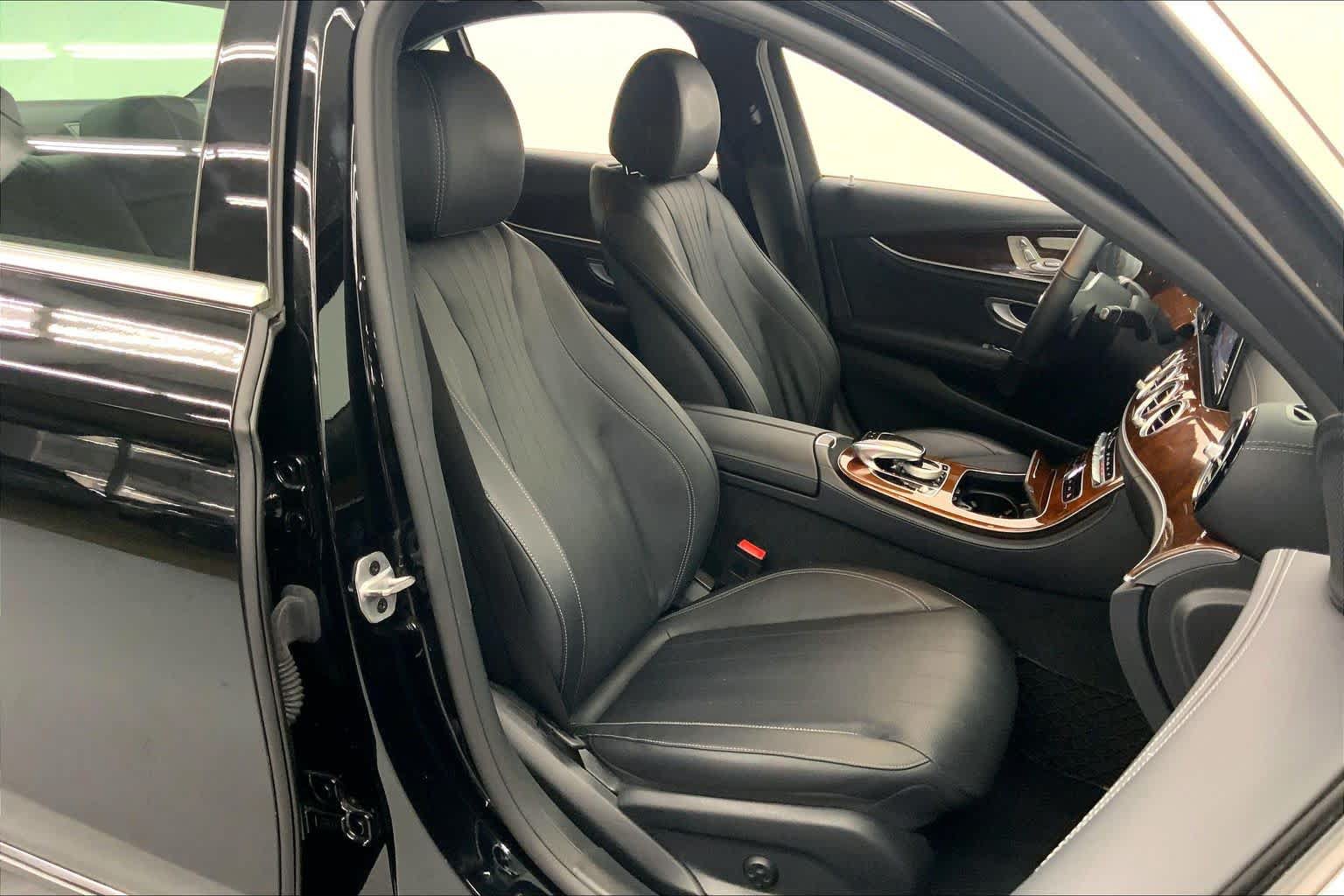 Used 2019 Mercedes-Benz E 300 4MATIC image 11