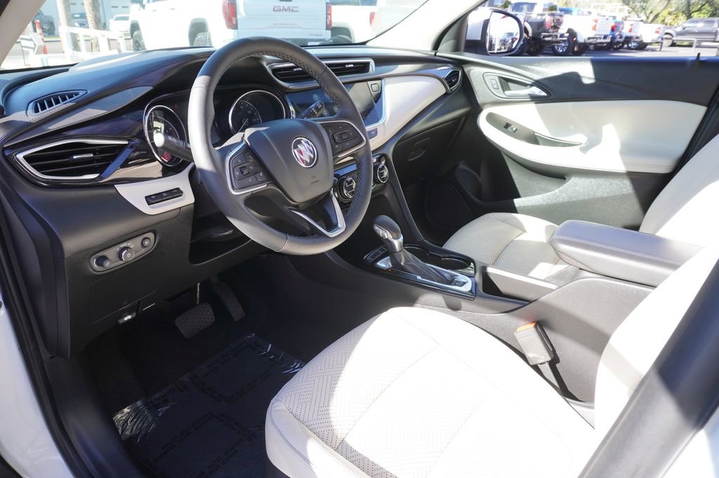 Certified 2021 Buick Encore GX Essence w/ Advanced Technology Package image 17