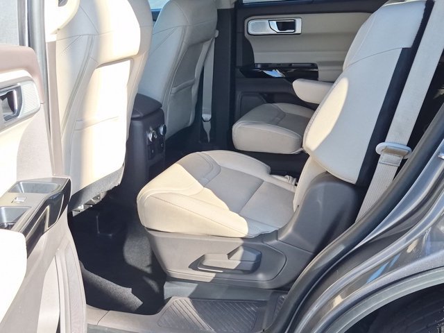 Used 2021 Ford Explorer Platinum w/ Equipment Group 601A AWD/4WD image 16