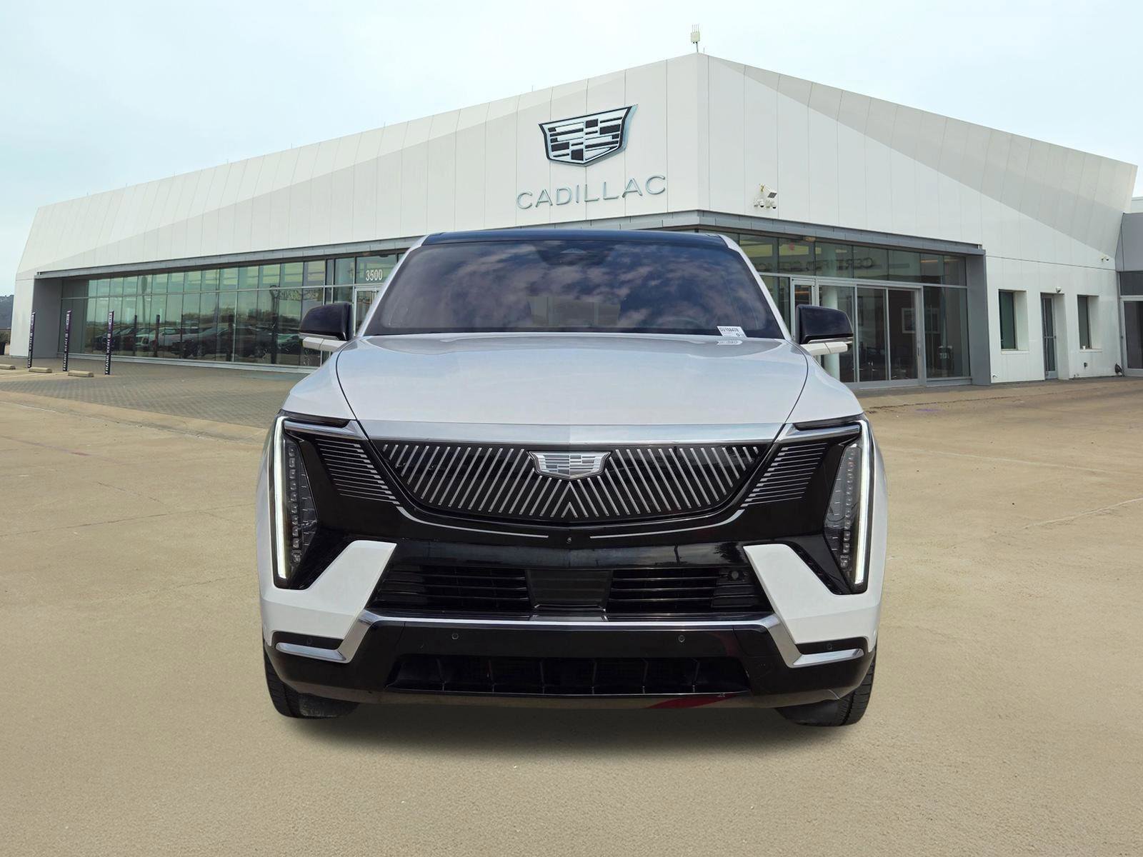 Certified 2025 Cadillac Escalade IQ Luxury 2 w/ LPO, Premium Carpet Package AWD/4WD image 2