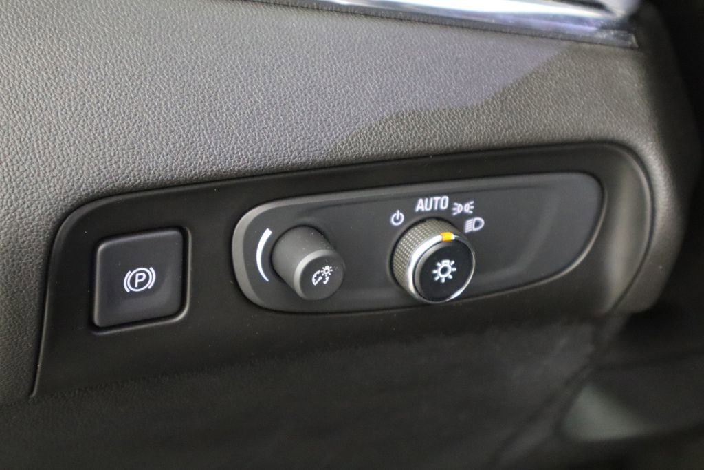 Used 2019 Buick Enclave Essence image 24