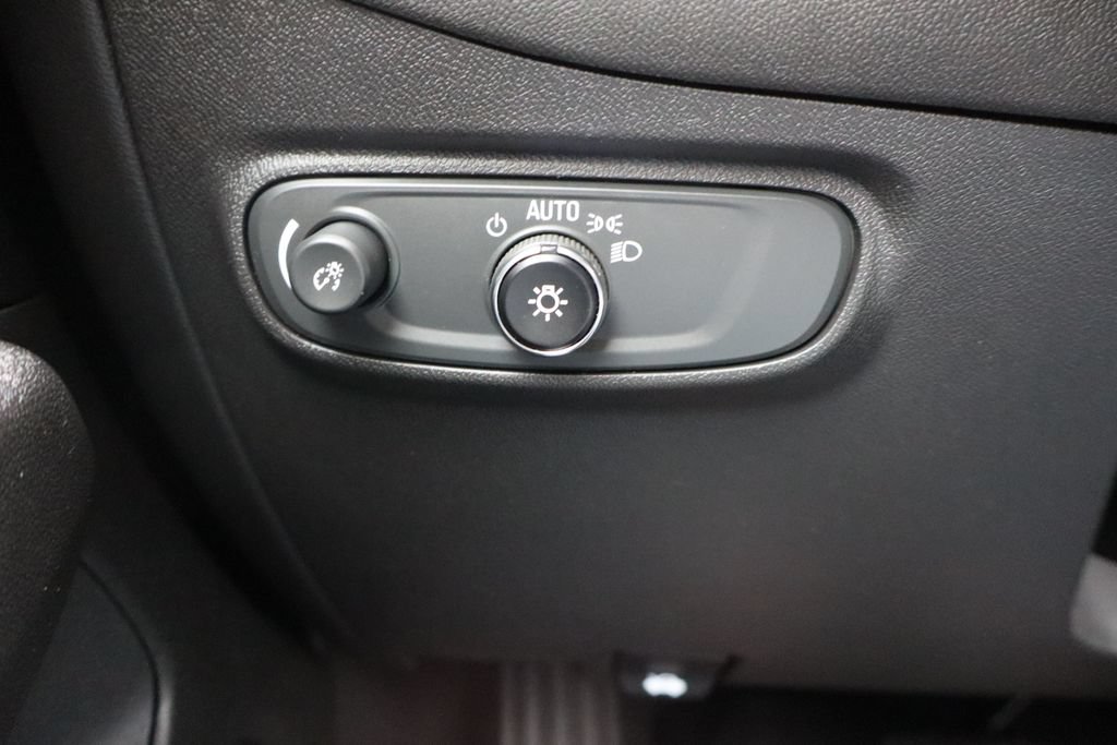 Used 2023 Chevrolet Equinox RS AWD/4WD image 17
