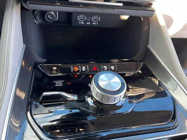 Used 2024 Jeep Wagoneer 4WD image 28