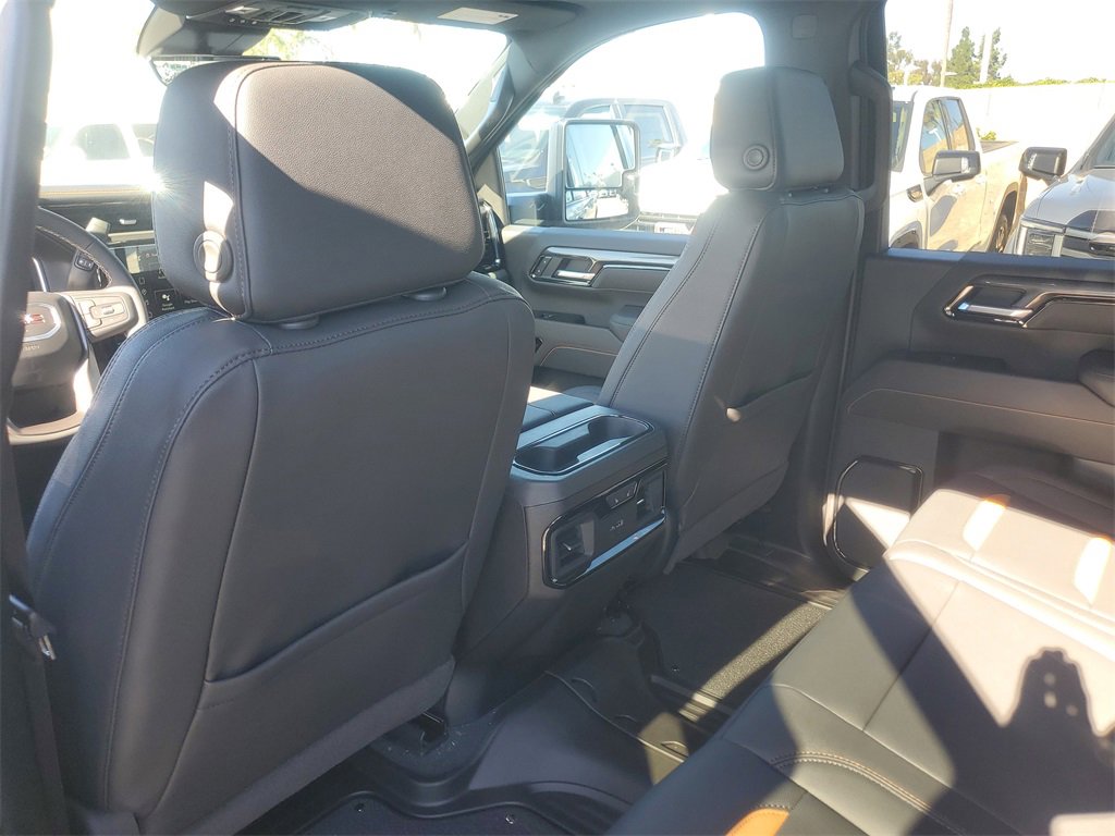 New 2026 GMC Sierra 2500 AT4 w/ AT4 Premium Plus Package image 8