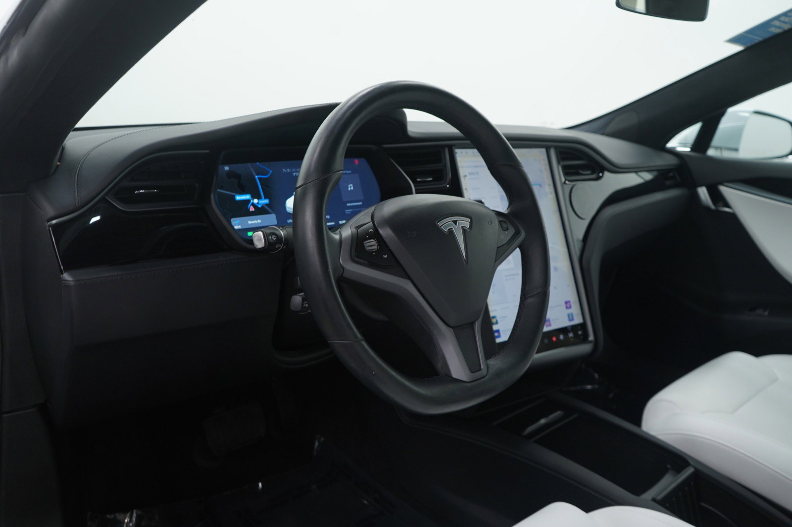 Used 2018 Tesla Model S AWD image 17