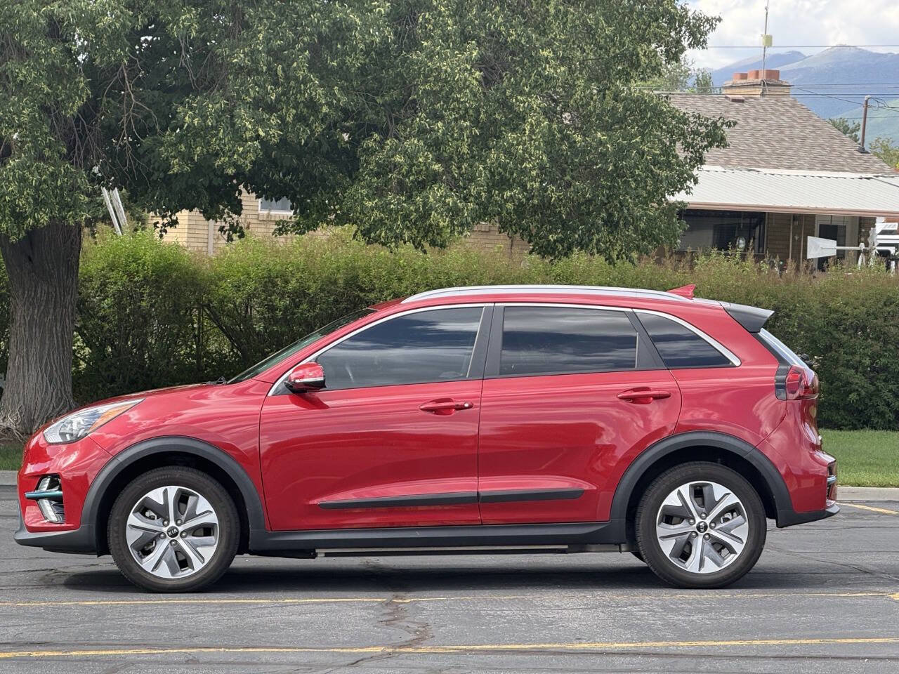Used 2020 Kia Niro EX FWD image 8