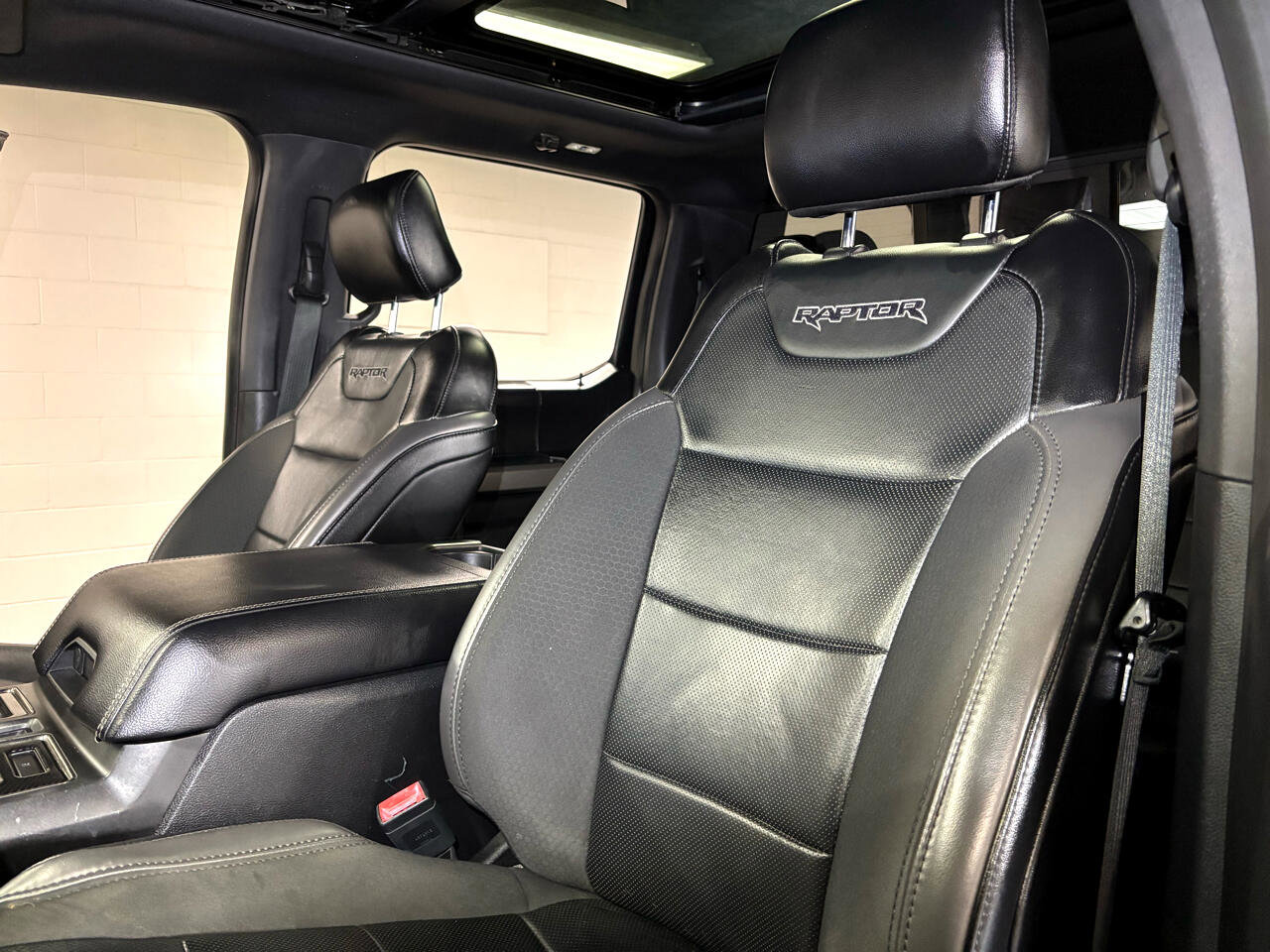 Used 2019 Ford F150 Raptor w/ Equipment Group 802A Luxury image 11