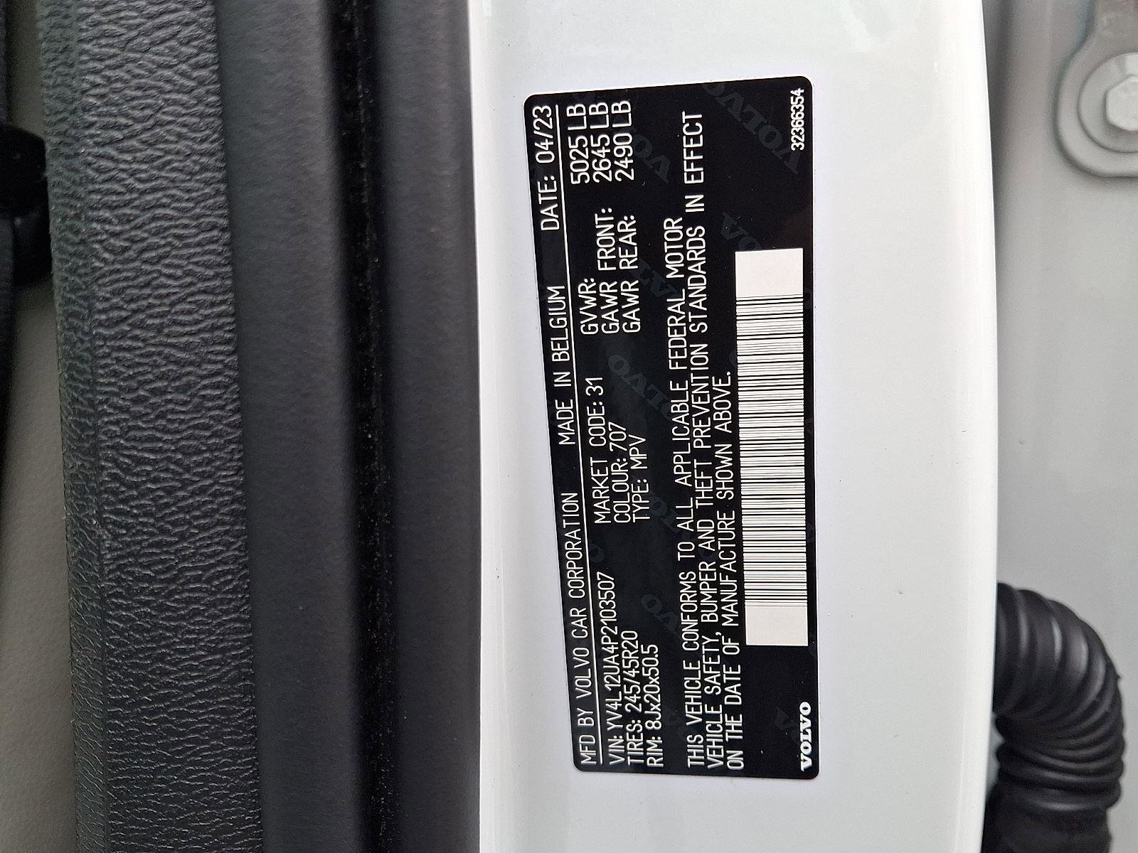 Certified 2023 Volvo XC40 B5 Ultimate w/ Protection Package Premier AWD/4WD image 28