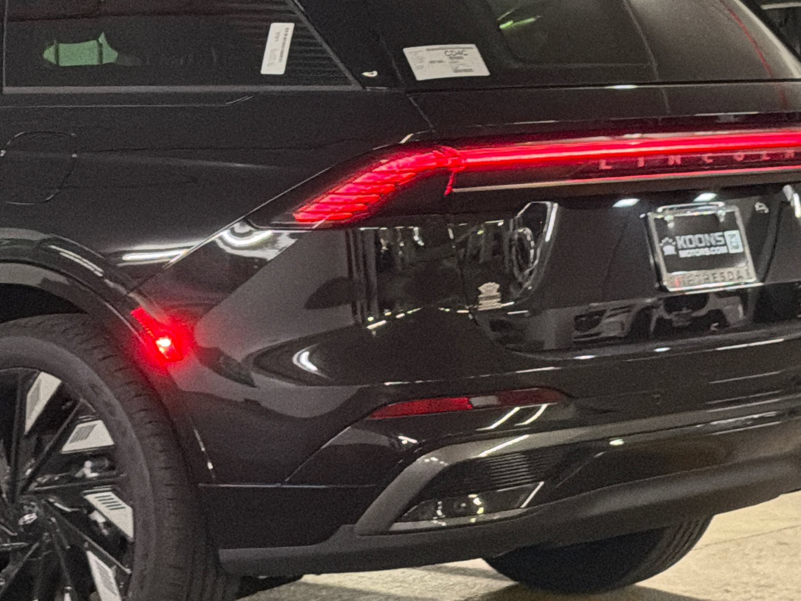 New 2026 Lincoln Nautilus Reserve w/ Jet Appearance Package AWD/4WD image 7
