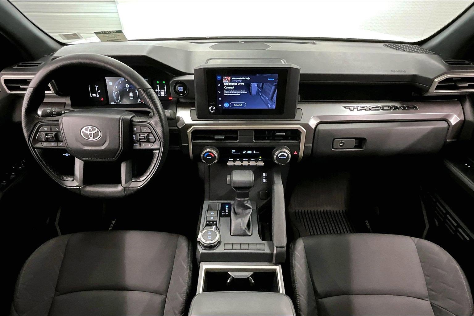 Used 2025 Toyota Tacoma SR5 AWD/4WD image 18