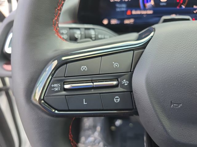 Used 2024 Chevrolet Traverse RS image 18