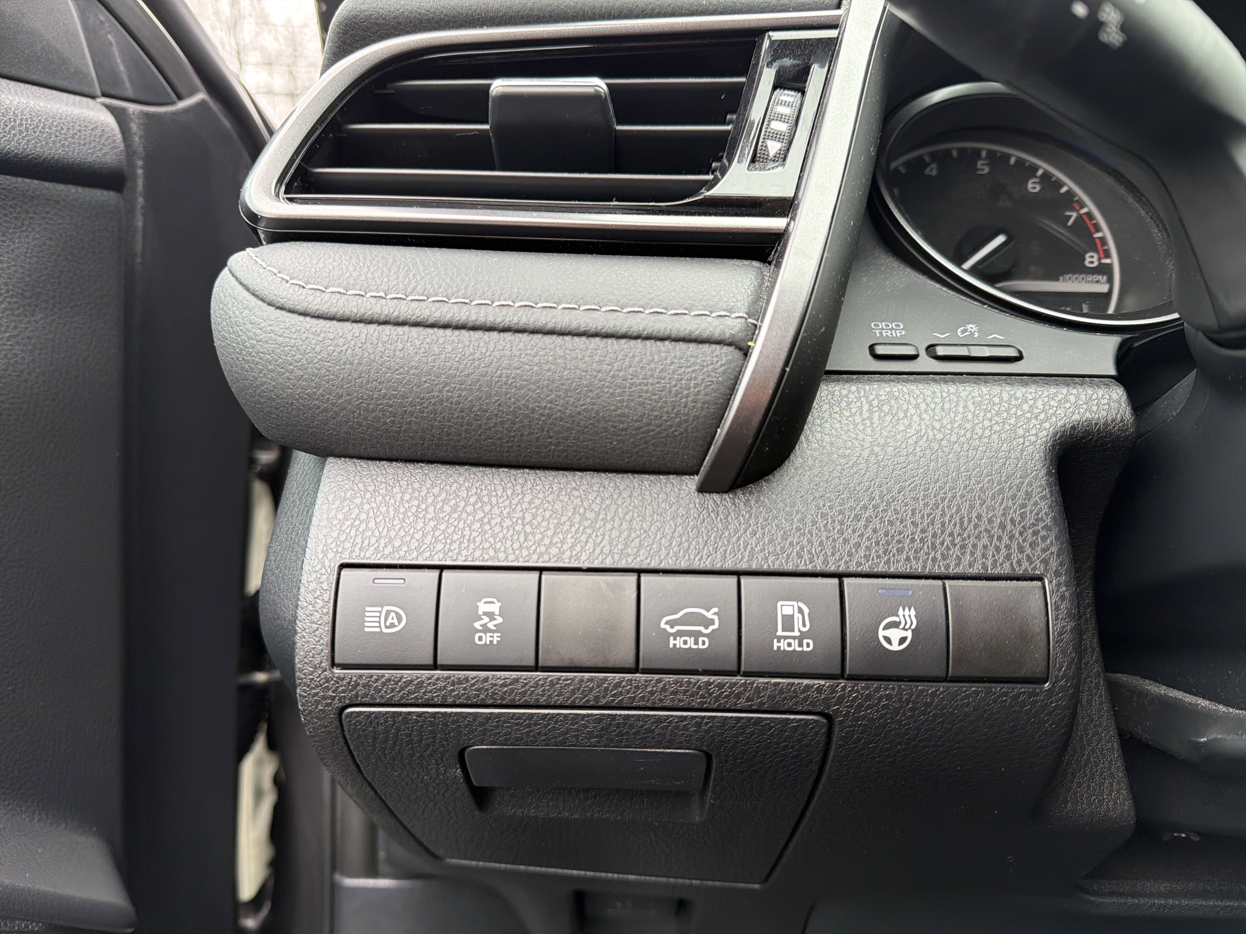 Used 2023 Toyota Camry SE w/ Cold Weather Package image 16