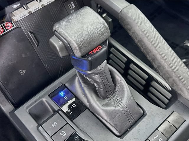 Certified 2024 Toyota Tacoma TRD Off-Road w/ TRD Off Road Upgrade Package AWD/4WD image 18
