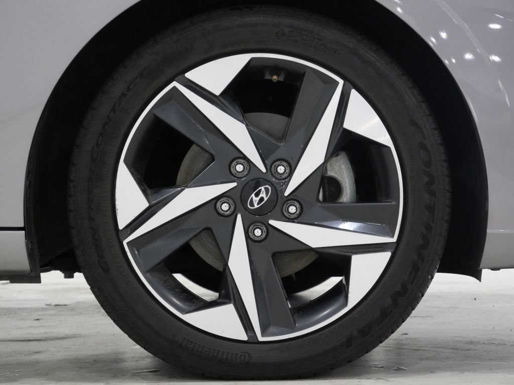Used 2023 Hyundai Elantra SEL w/ Convenience Package FWD image 9