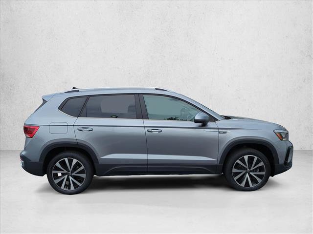 Used 2023 Volkswagen Taos SE FWD image 4