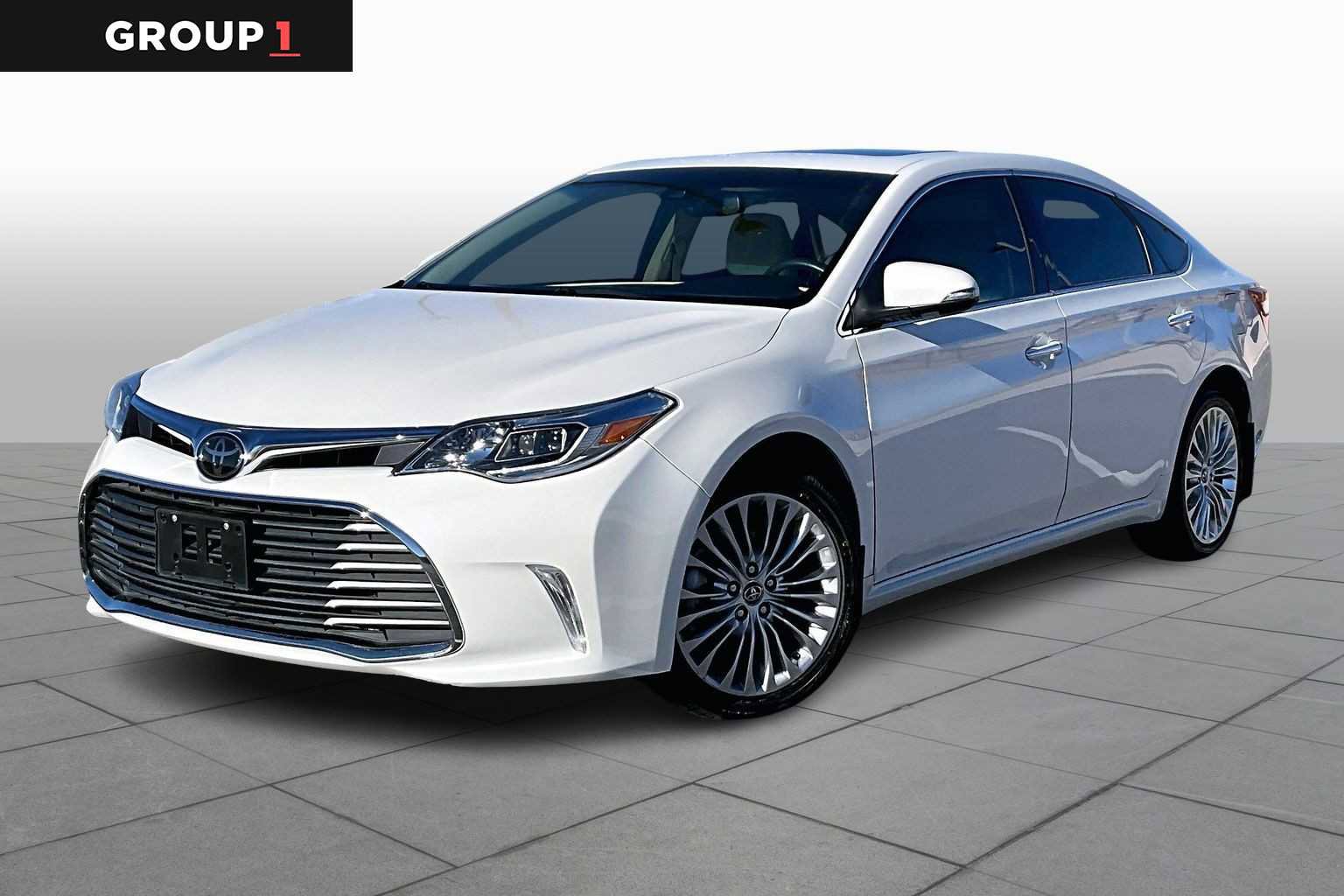 Used 2018 Toyota Avalon Limited image 1
