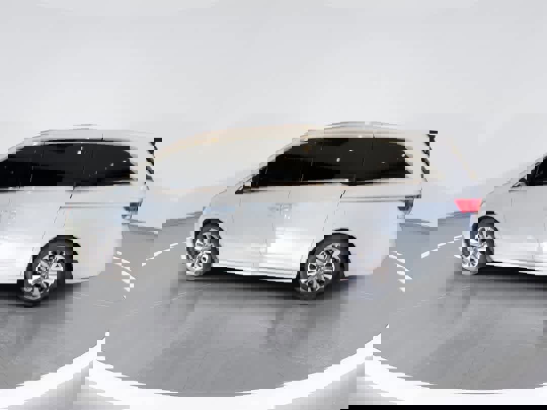 Used 2016 Honda Odyssey Touring image 2