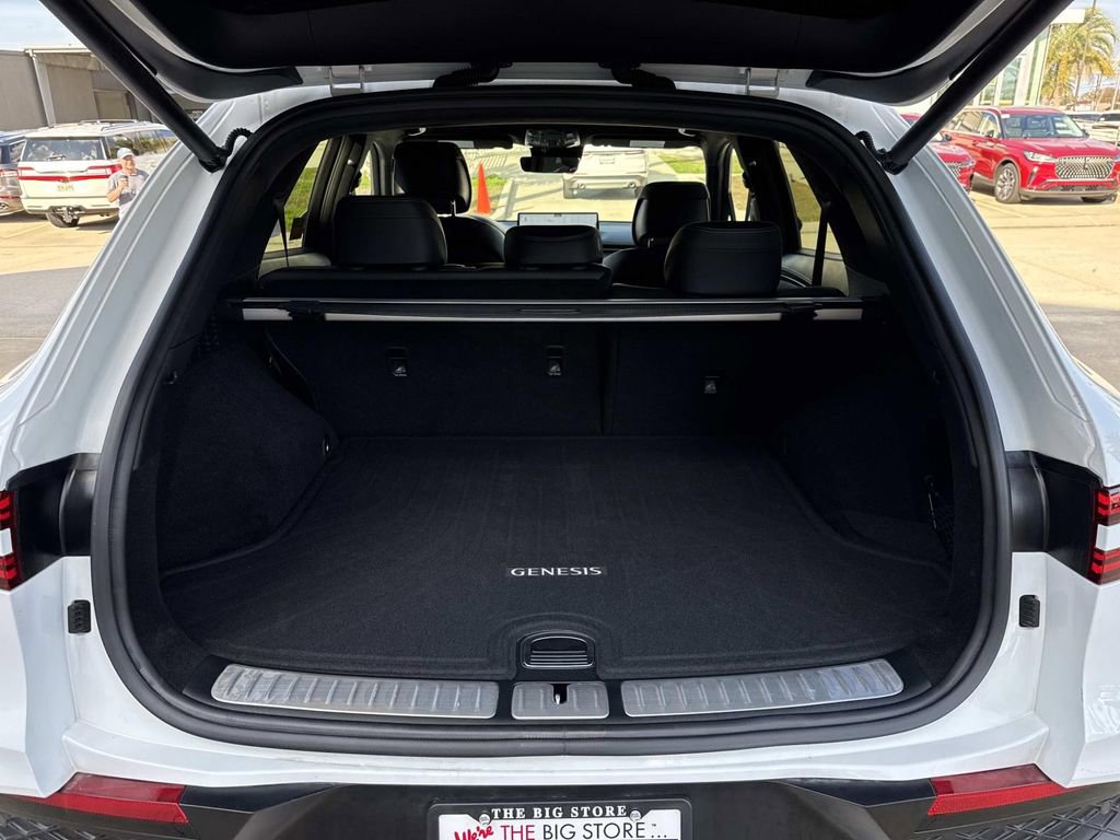 Used 2025 Genesis GV70 3.5T Sport w/ Sport Advanced Package image 12