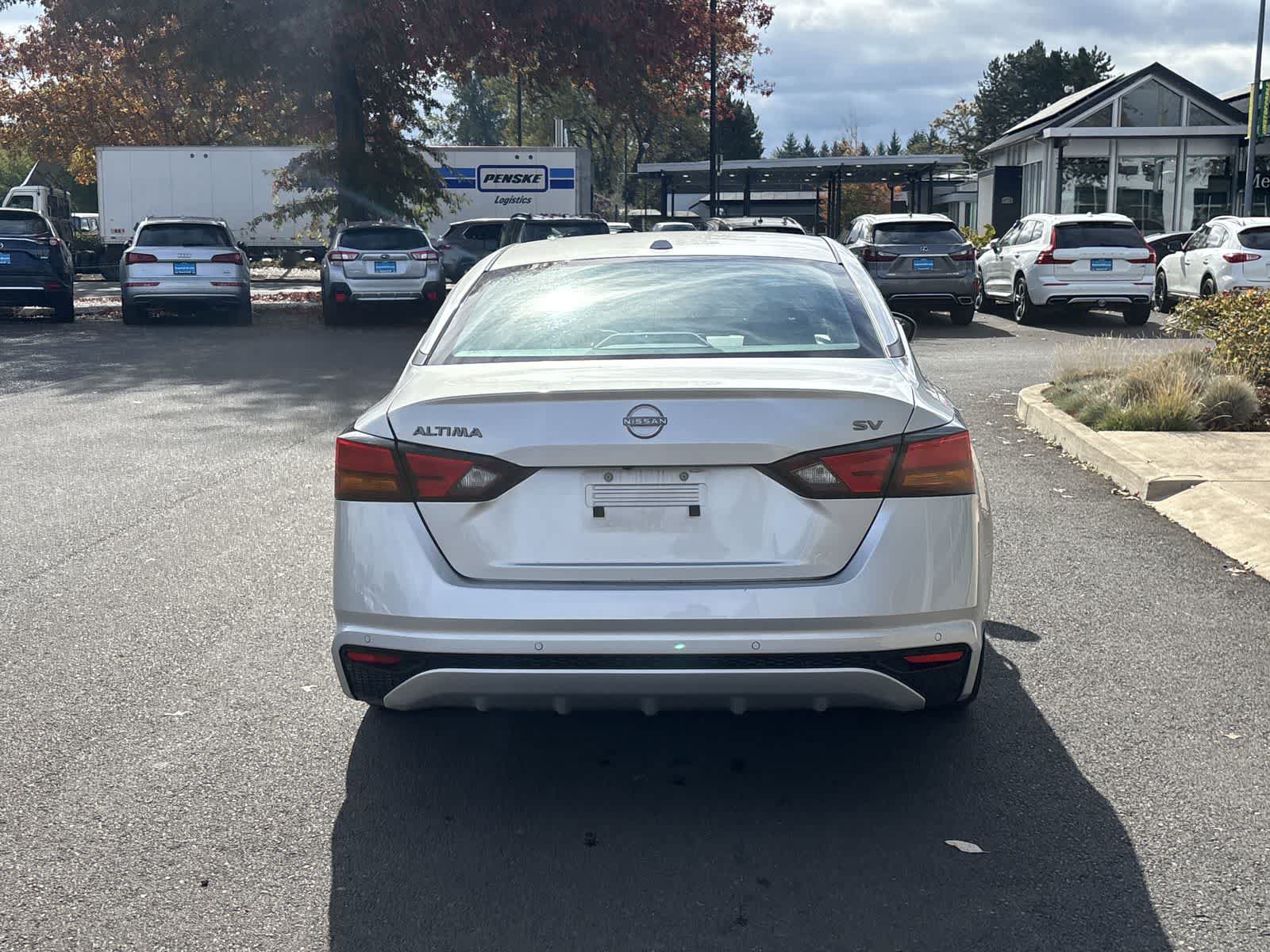 Used 2024 Nissan Altima 2.5 SV FWD image 4