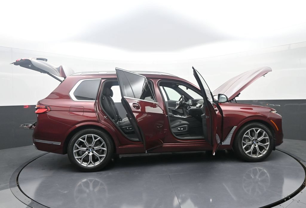 Used 2026 BMW X7 xDrive40i AWD/4WD image 47
