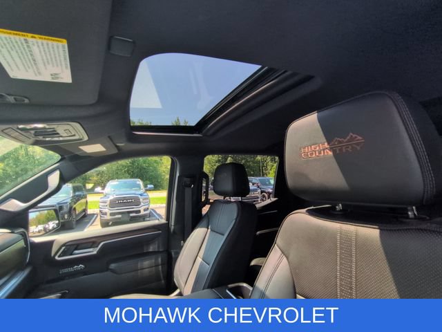 Used 2025 Chevrolet Silverado 1500 High Country w/ High Country Premium Package AWD/4WD image 19