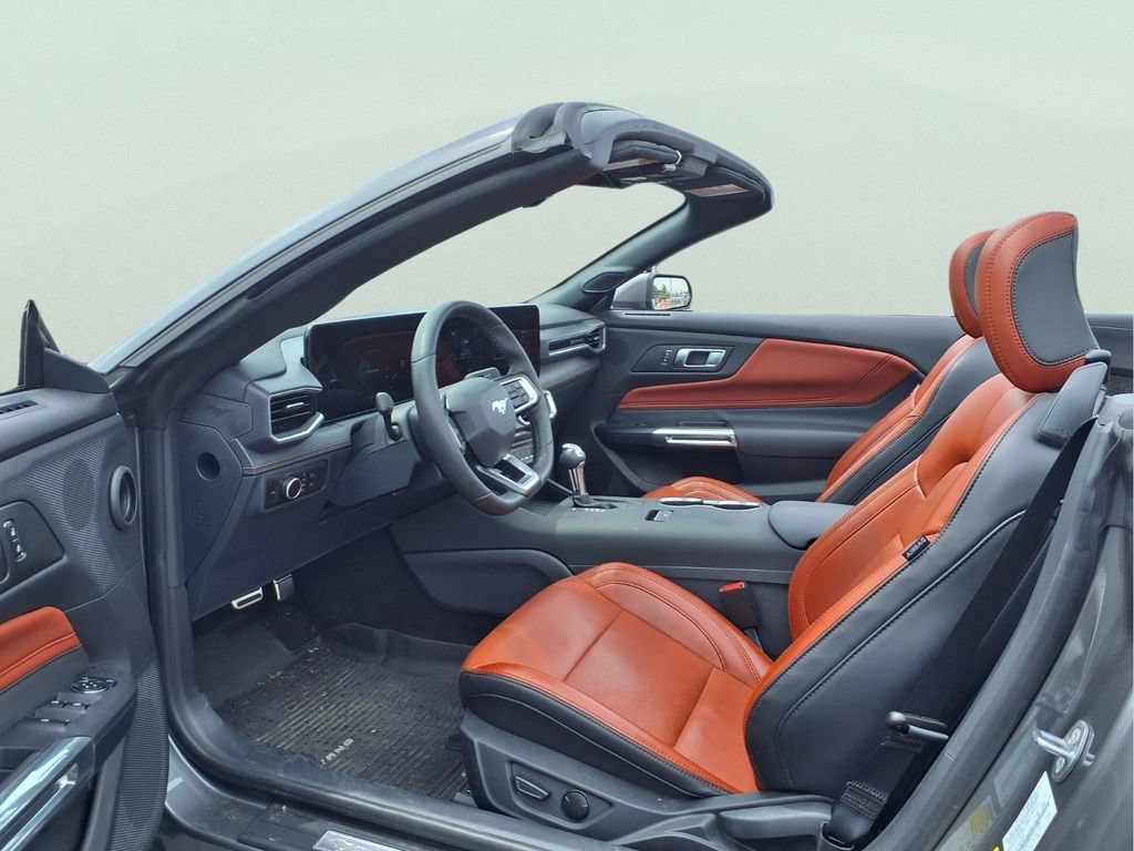 Used 2025 Ford Mustang Premium RWD image 22