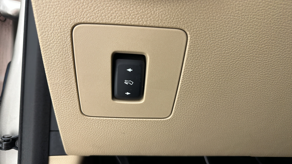 Used 2017 Ford F150 XLT w/ Equipment Group 302A Luxury AWD/4WD image 25