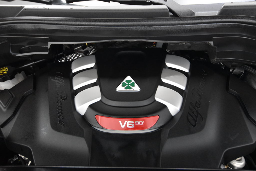 Used 2022 Alfa Romeo Stelvio Quadrifoglio w/ Active Assist Plus Package AWD/4WD image 58