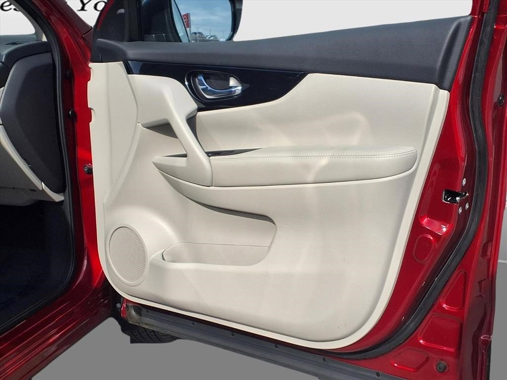 Certified 2022 Nissan Rogue Sport SL image 11